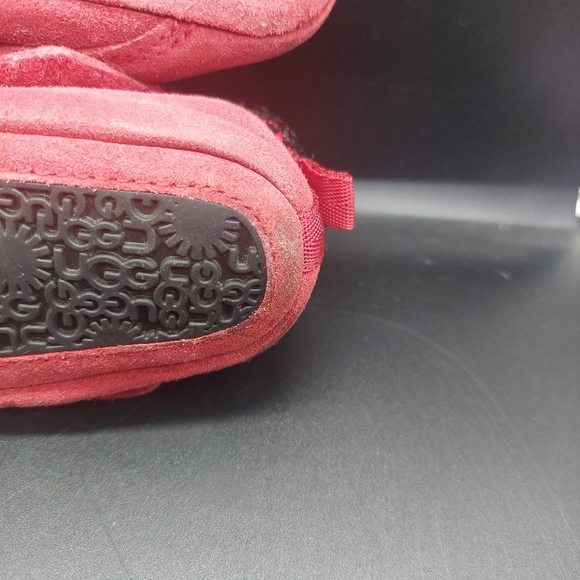 UGG TASMAN RED SUEDE SHEARLING INFANT BOOTS BOOTIES 4/5 - Picture 6 of 10